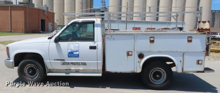 image for item DD6327 2000 Chevrolet C2500 utility bed pickup truck