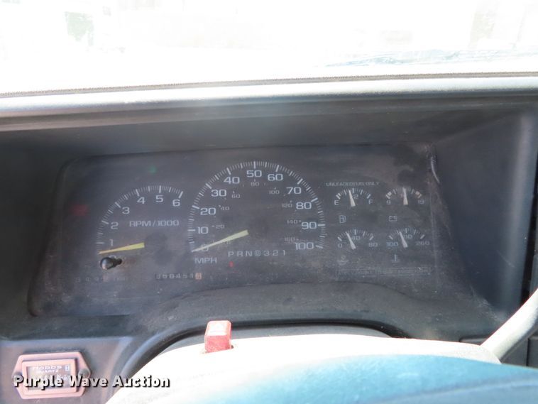 image for item DD6327 2000 Chevrolet C2500 utility bed pickup truck