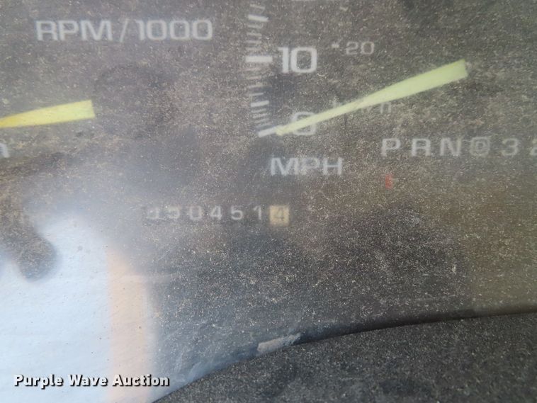 image for item DD6327 2000 Chevrolet C2500 utility bed pickup truck