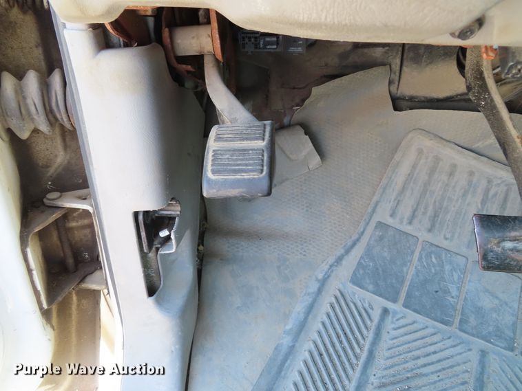 image for item DD6327 2000 Chevrolet C2500 utility bed pickup truck