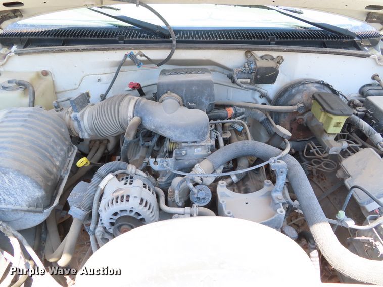 image for item DD6327 2000 Chevrolet C2500 utility bed pickup truck