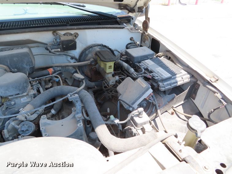 image for item DD6327 2000 Chevrolet C2500 utility bed pickup truck