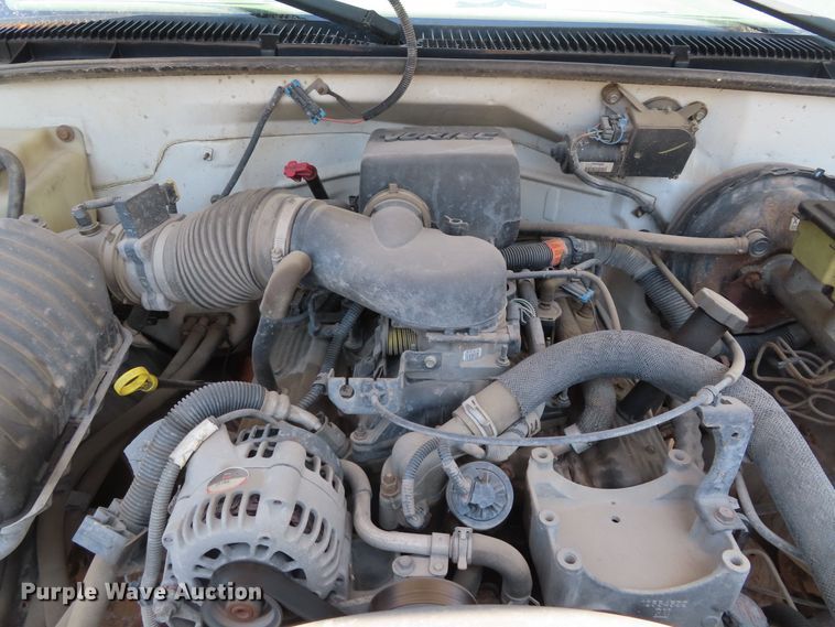 image for item DD6327 2000 Chevrolet C2500 utility bed pickup truck