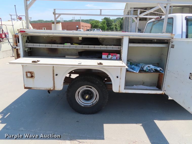 image for item DD6327 2000 Chevrolet C2500 utility bed pickup truck