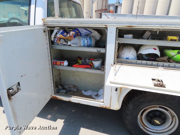 image for item DD6327 2000 Chevrolet C2500 utility bed pickup truck