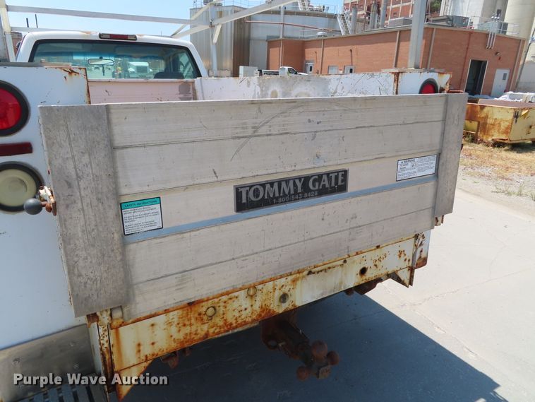 image for item DD6327 2000 Chevrolet C2500 utility bed pickup truck