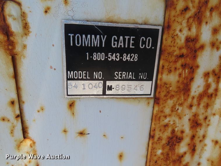 image for item DD6327 2000 Chevrolet C2500 utility bed pickup truck