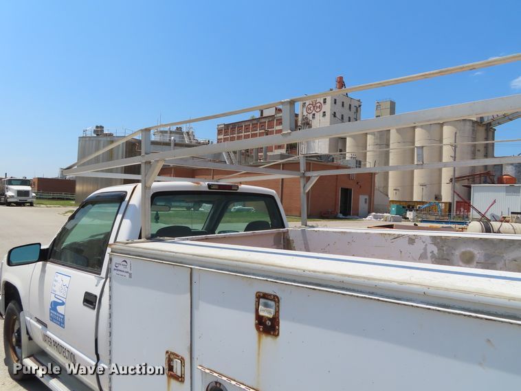 image for item DD6327 2000 Chevrolet C2500 utility bed pickup truck