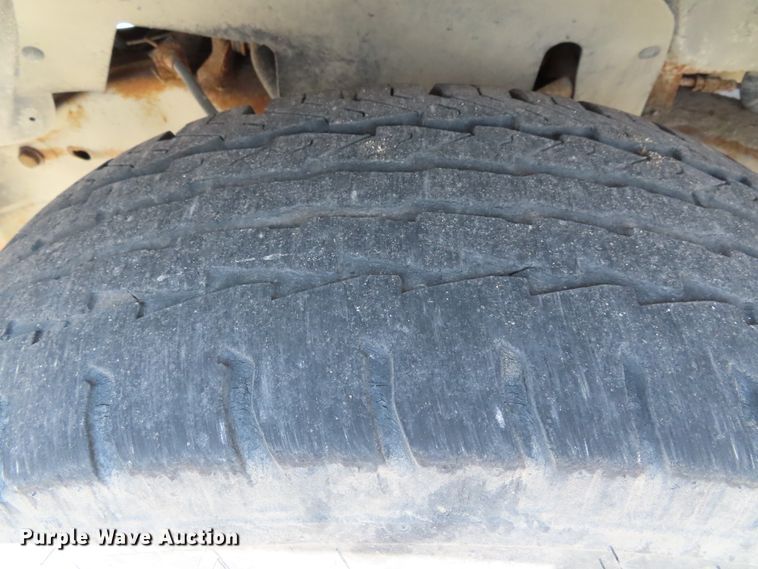 image for item DD6327 2000 Chevrolet C2500 utility bed pickup truck