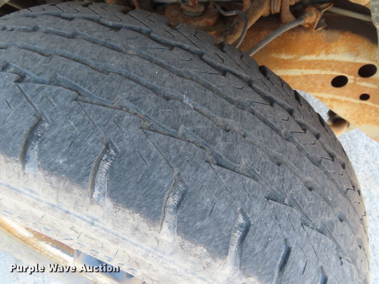 image for item DD6327 2000 Chevrolet C2500 utility bed pickup truck