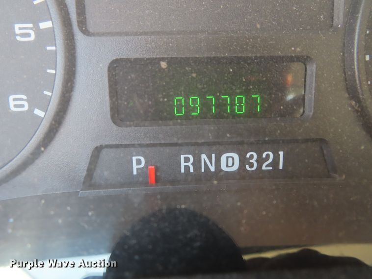 image for item DD6345 2006 Ford F350 Super Duty flatbed pickup truck