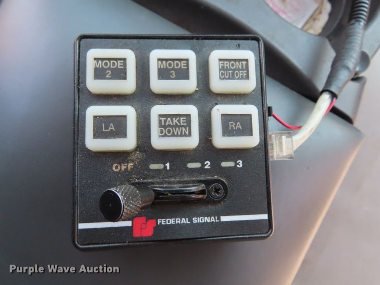 image for item DD6345 2006 Ford F350 Super Duty flatbed pickup truck