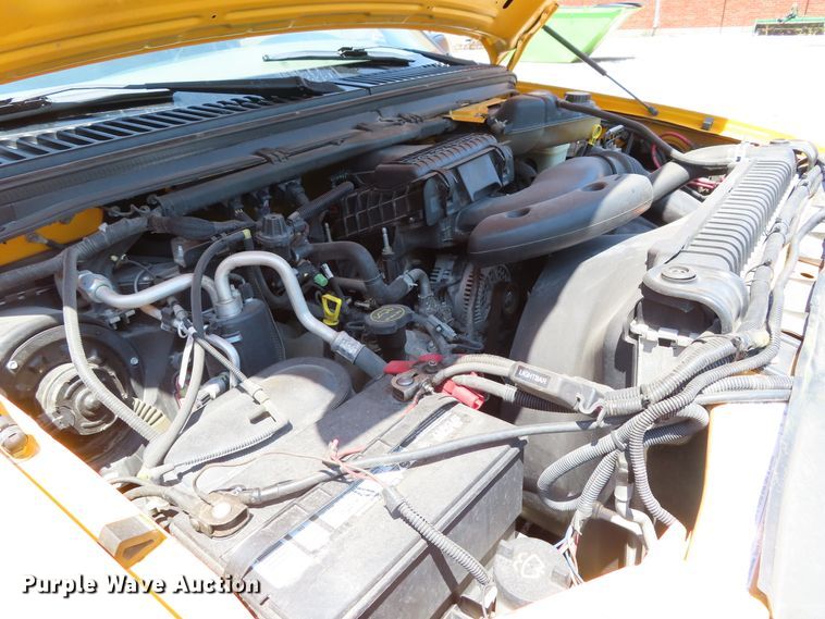 image for item DD6345 2006 Ford F350 Super Duty flatbed pickup truck