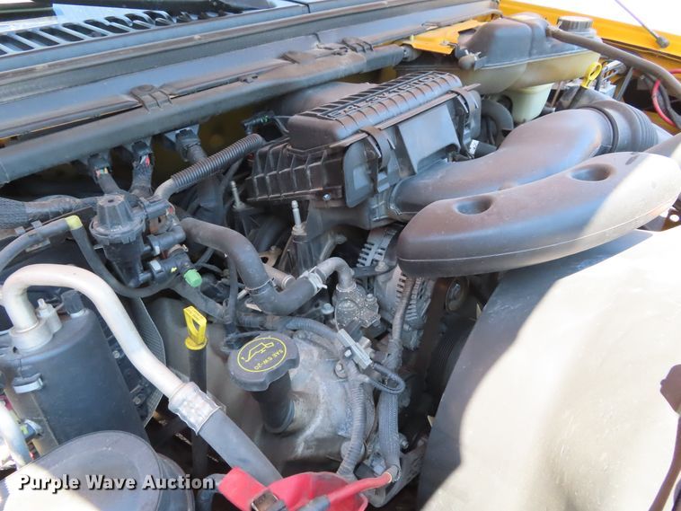 image for item DD6345 2006 Ford F350 Super Duty flatbed pickup truck