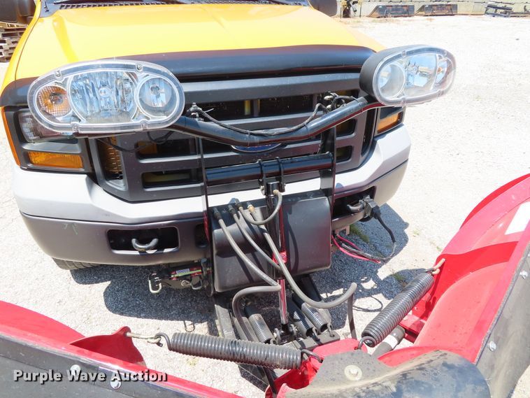 image for item DD6345 2006 Ford F350 Super Duty flatbed pickup truck