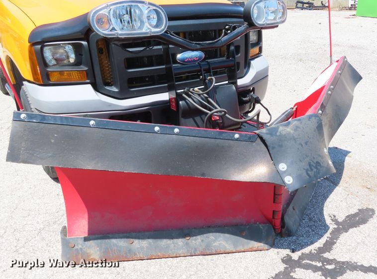 image for item DD6345 2006 Ford F350 Super Duty flatbed pickup truck