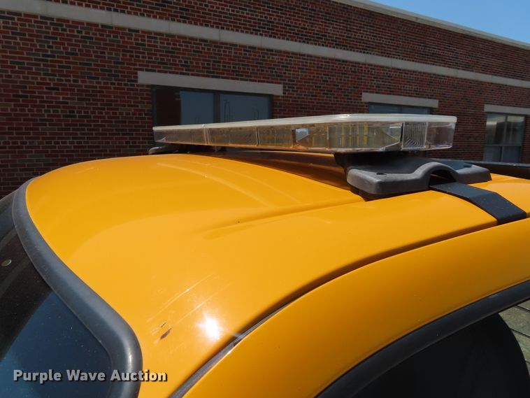 image for item DD6345 2006 Ford F350 Super Duty flatbed pickup truck