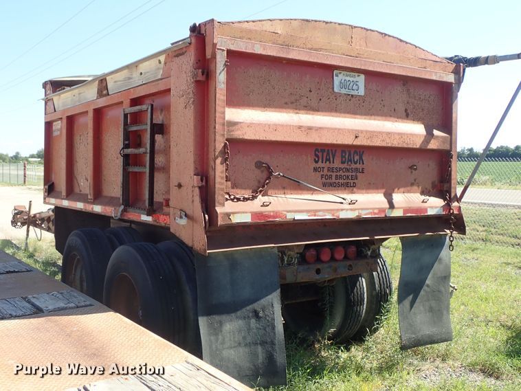 image for item DE5477 1995 Davis end dump pup trailer