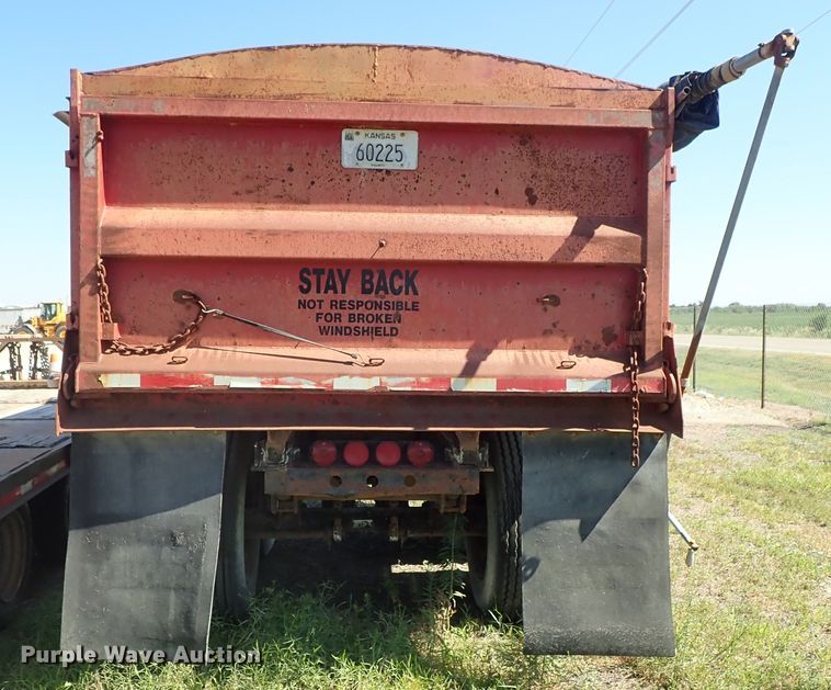 image for item DE5477 1995 Davis end dump pup trailer