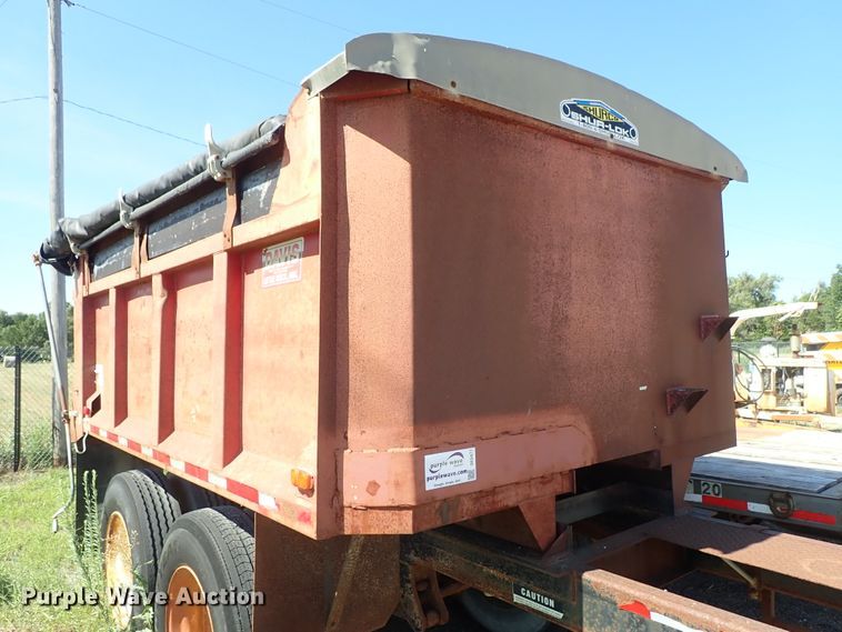 image for item DE5477 1995 Davis end dump pup trailer
