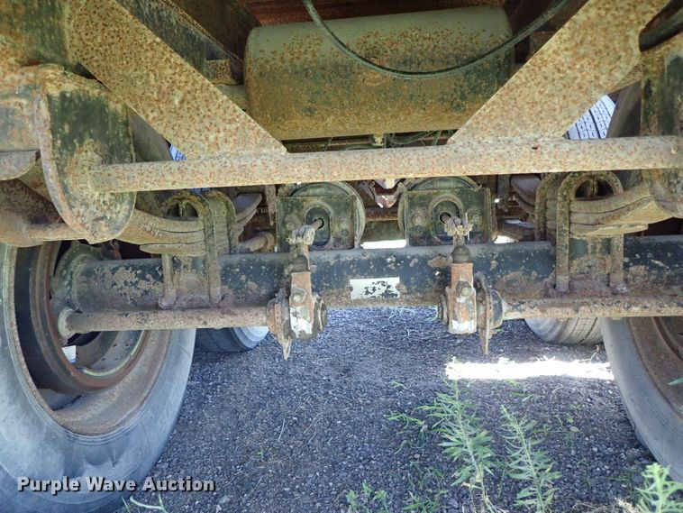 image for item DE5477 1995 Davis end dump pup trailer