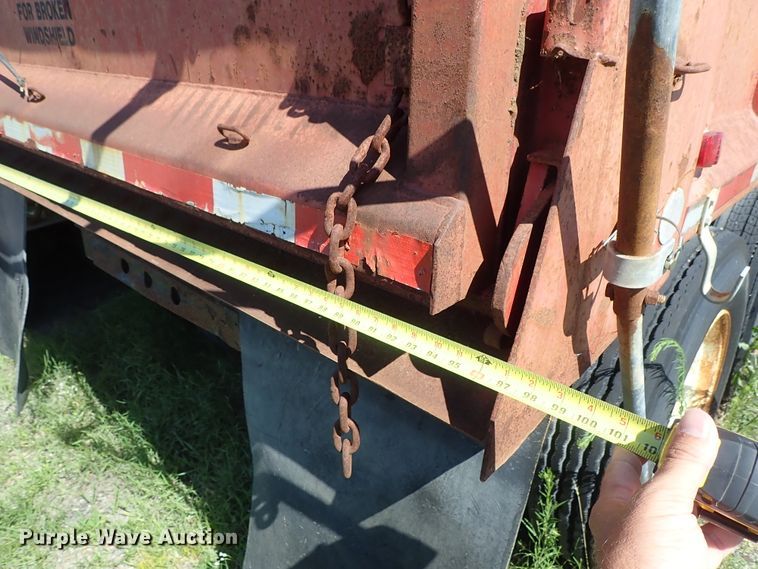 image for item DE5477 1995 Davis end dump pup trailer