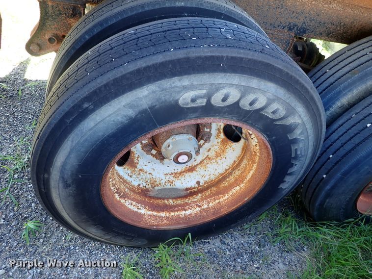 image for item DE5477 1995 Davis end dump pup trailer