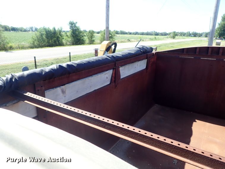 image for item DE5477 1995 Davis end dump pup trailer