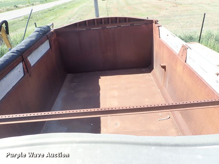 image for item DE5477 1995 Davis end dump pup trailer