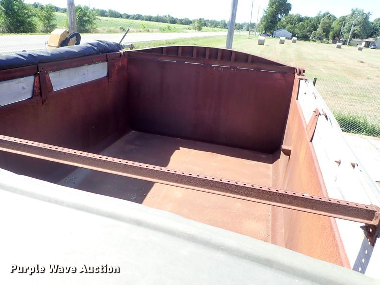 image for item DE5477 1995 Davis end dump pup trailer