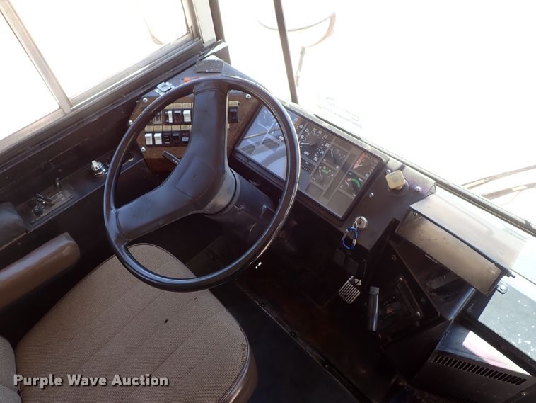 image for item DE5483 1996 International school bus