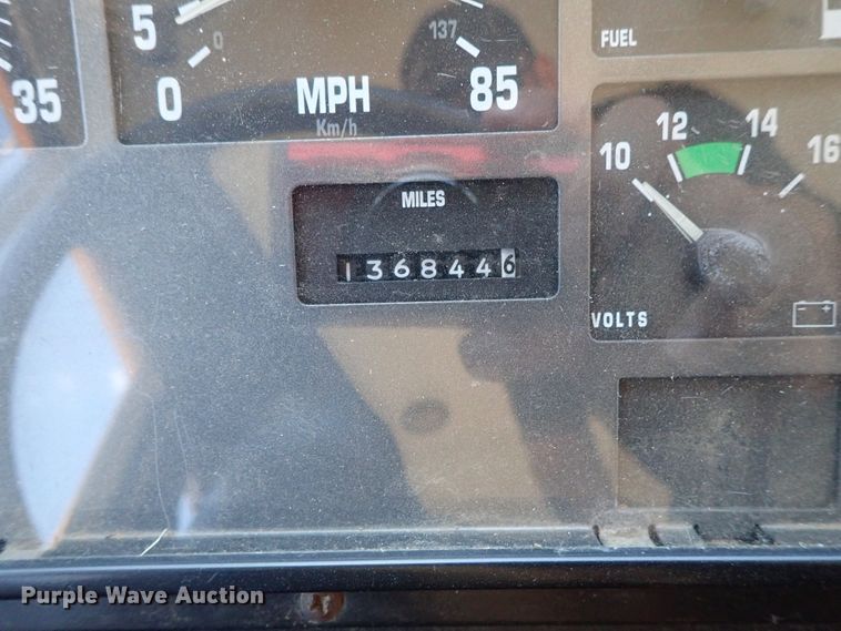 image for item DE5483 1996 International school bus