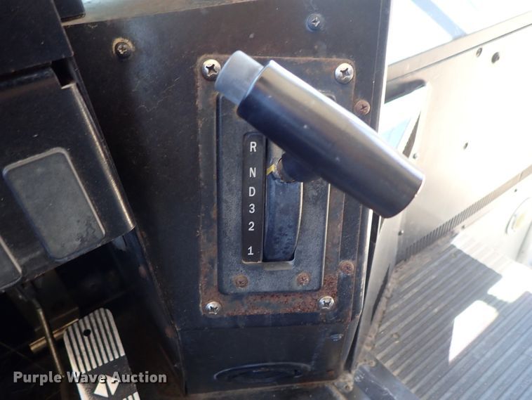 image for item DE5483 1996 International school bus