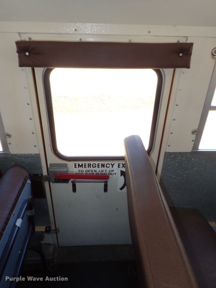 image for item DE5483 1996 International school bus