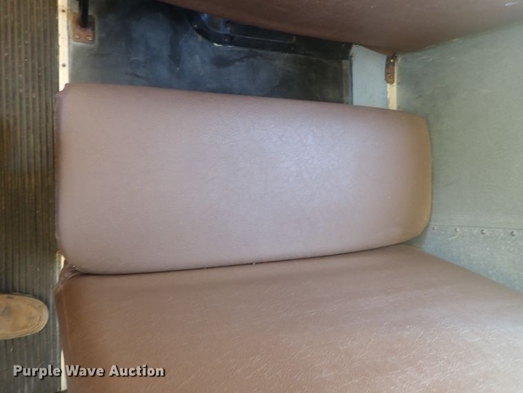 image for item DE5483 1996 International school bus