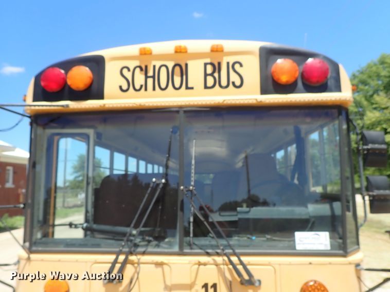image for item DE5483 1996 International school bus
