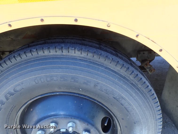 image for item DE5483 1996 International school bus