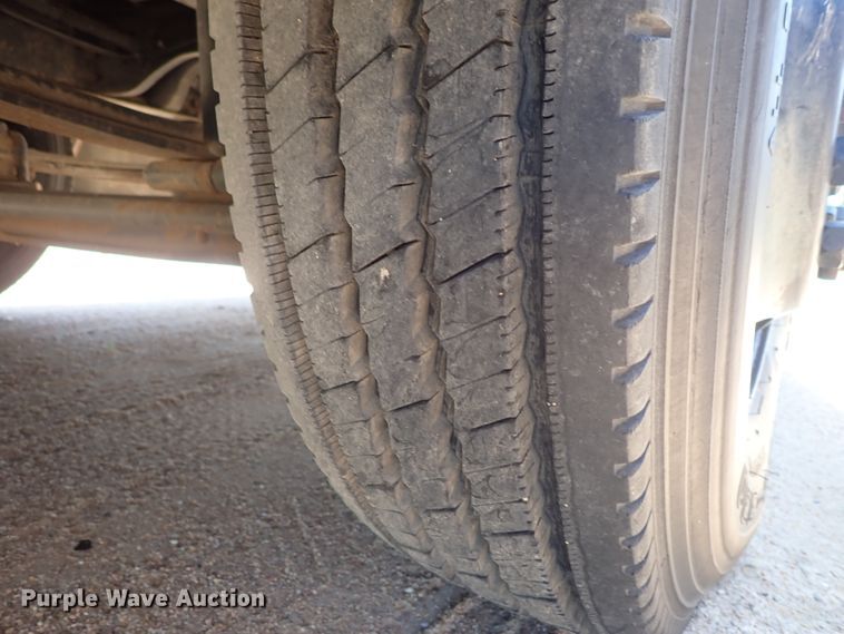 image for item DE5483 1996 International school bus