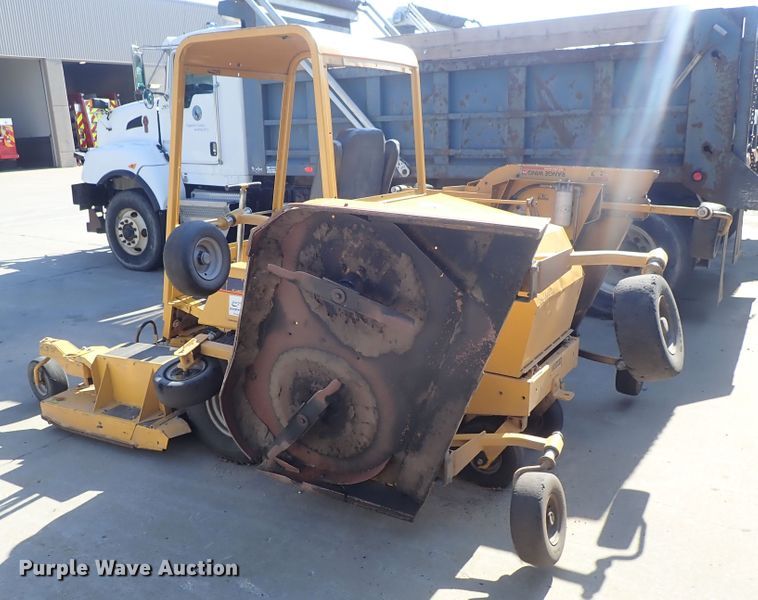 image for item DE5500 Hustler 4600 ZTR lawn mower