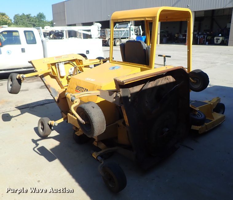 image for item DE5500 Hustler 4600 ZTR lawn mower