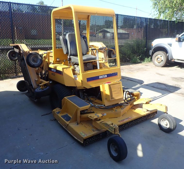 image for item DE5500 Hustler 4600 ZTR lawn mower