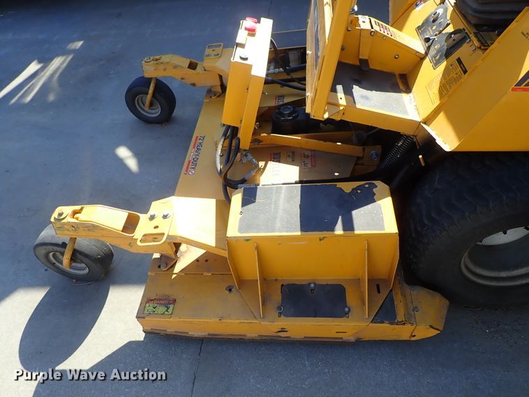 image for item DE5500 Hustler 4600 ZTR lawn mower