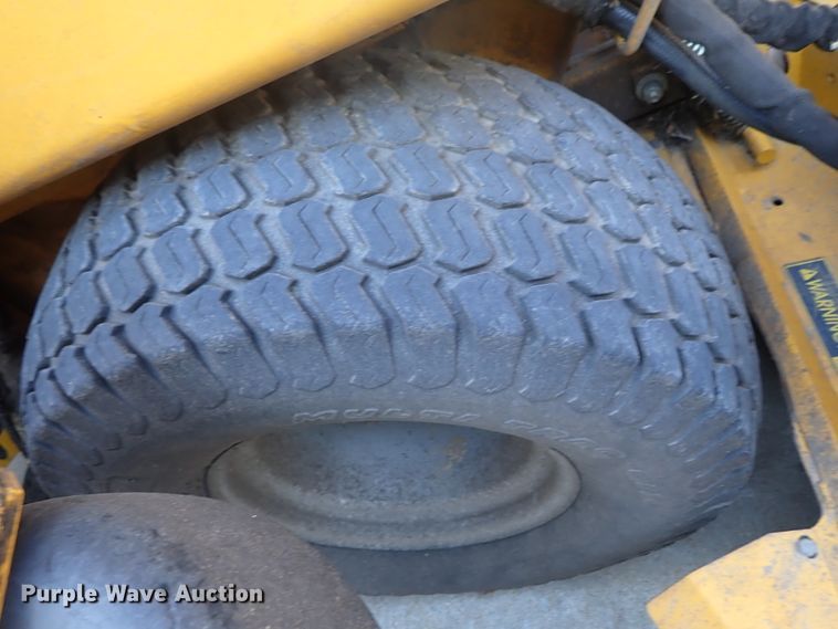 image for item DE5500 Hustler 4600 ZTR lawn mower