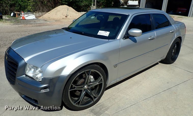 image for item DE5511 2006 Chrysler 300C SRT-8