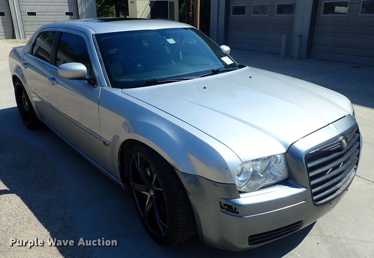 image for item DE5511 2006 Chrysler 300C SRT-8