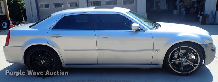 image for item DE5511 2006 Chrysler 300C SRT-8