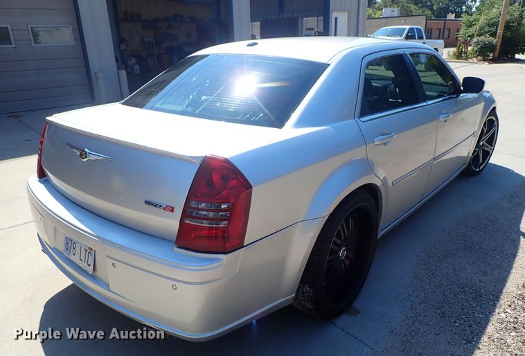 image for item DE5511 2006 Chrysler 300C SRT-8