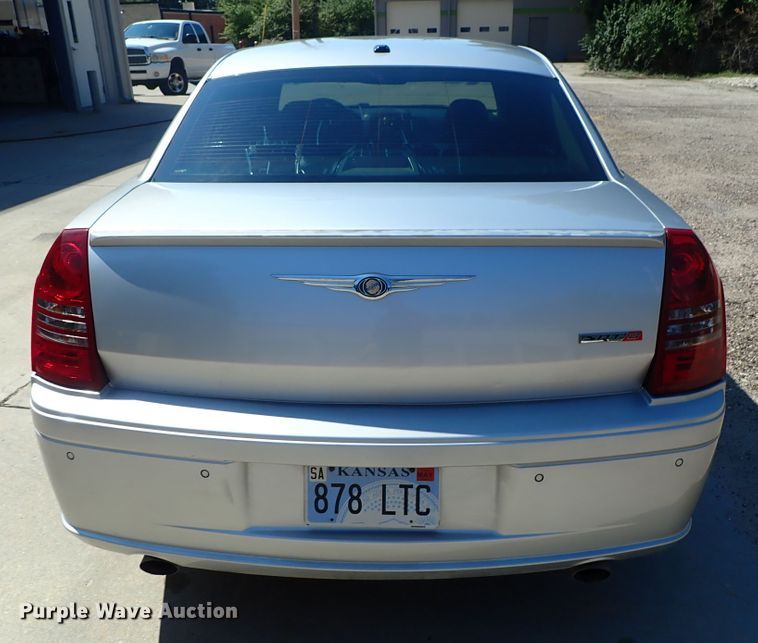 image for item DE5511 2006 Chrysler 300C SRT-8