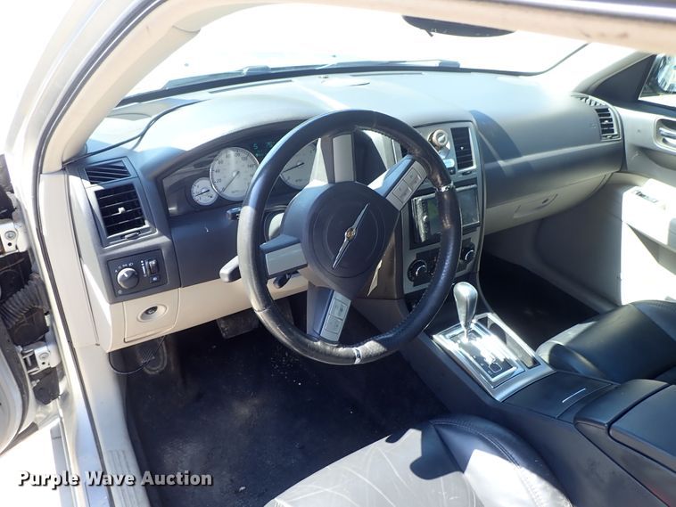 image for item DE5511 2006 Chrysler 300C SRT-8