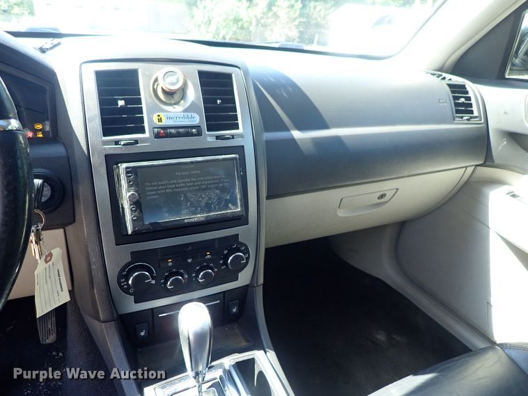 image for item DE5511 2006 Chrysler 300C SRT-8